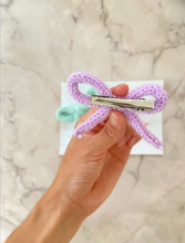 Cargar imagen en el visor de la galería, Broche moño crochet