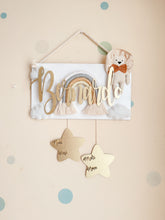 Cargar imagen en el visor de la galería, Letrero bienvenida arcoíris y oso o conejo