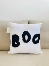 Cargar imagen en el visor de la galería, Cojin Boo