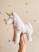 Cargar imagen en el visor de la galería, Puffino unicornio