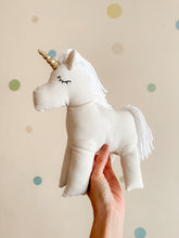 Cargar imagen en el visor de la galería, Puffino unicornio