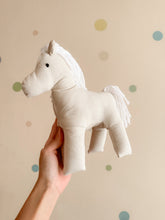 Cargar imagen en el visor de la galería, Puffino caballo