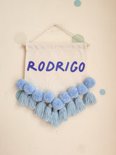 Cargar imagen en el visor de la galería, Banderin personalizado nombre y pompones