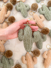 Cargar imagen en el visor de la galería, Llaveros de cactus