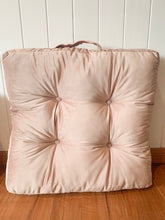 Cargar imagen en el visor de la galería, Floor Couch Cuadrado
