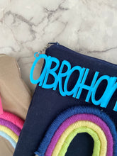 Cargar imagen en el visor de la galería, Bolsas organizadoras con arcoíris y nombre