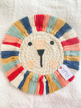 Cargar imagen en el visor de la galería, León macrame