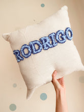 Cargar imagen en el visor de la galería, Cojín Nombre Teddy