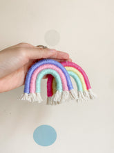 Cargar imagen en el visor de la galería, Llaveros Rainbow