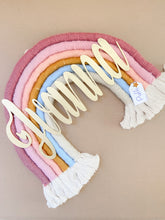 Cargar imagen en el visor de la galería, Letrero rainbow personalizado