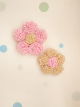 Cargar imagen en el visor de la galería, Fluffy flowers