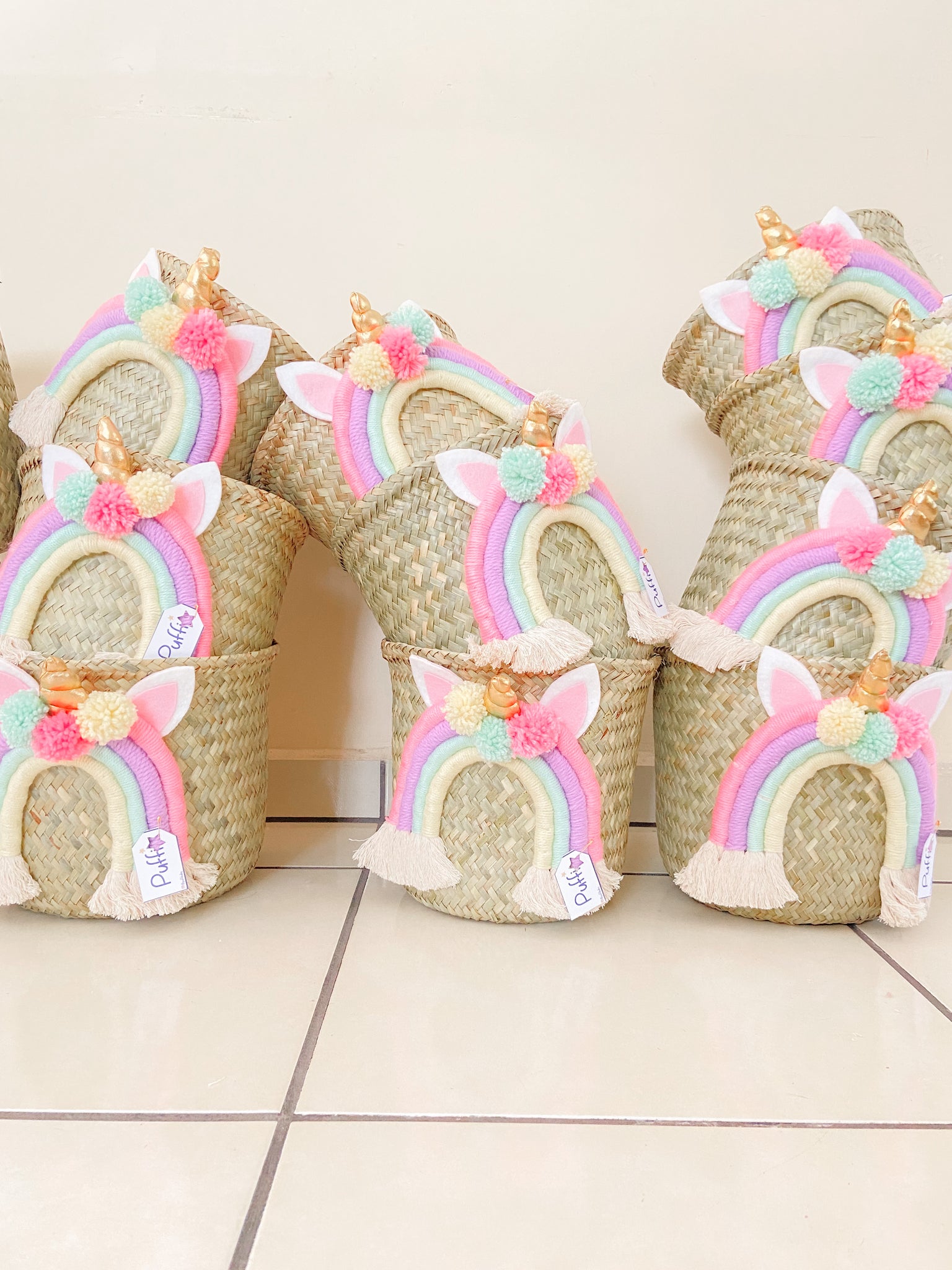 Canastas de Regalo Finas para Niña Recién Nacida con hermoso Unicornio