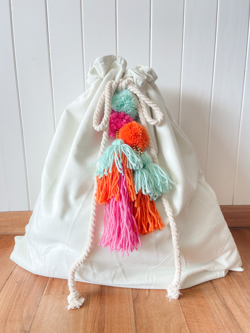 Santa Sack // Hueso